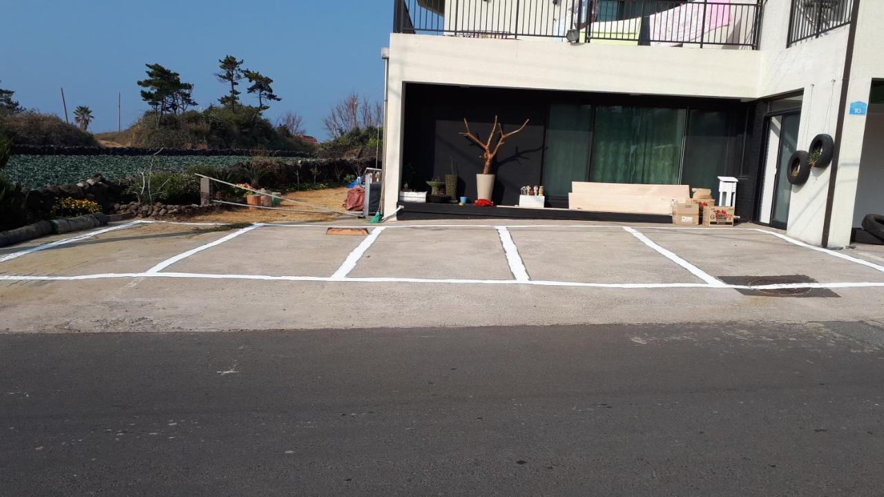 6pm Pension Jeju Bagian luar foto